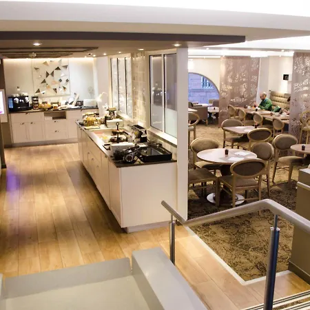 Mercure Centre Wilson Capitole Hotel 4*
