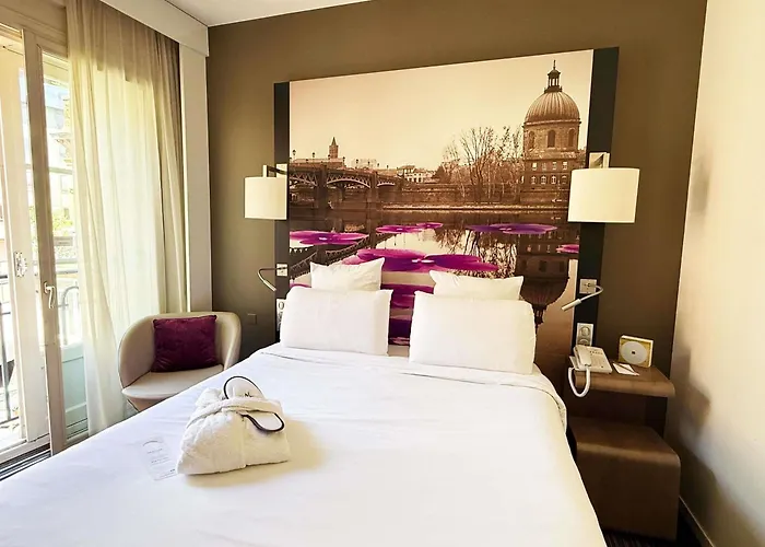 Mercure Centre Wilson Capitole Hotell 4*